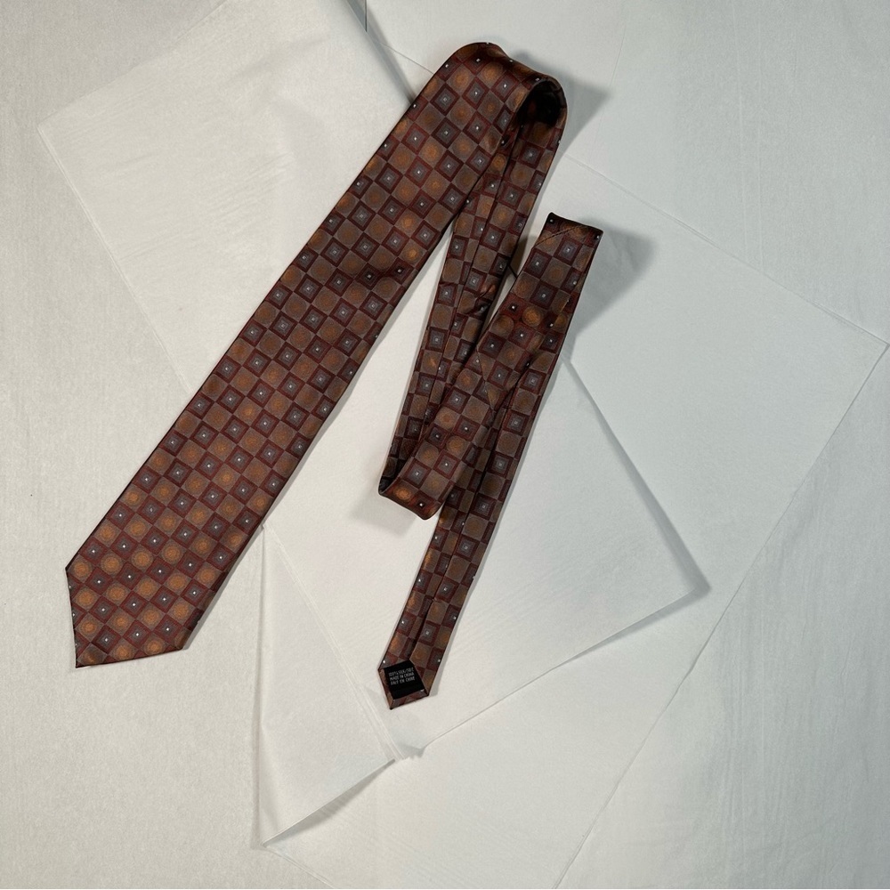 Van Heusen Vintage Mod Style Square Circle Pattern Maroon, Orange, Grey Silk Tie